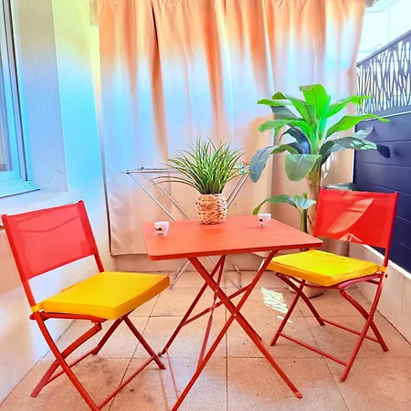 Essentiel T1 Bis , Parking Privé&piscine Proche Aéroport Appartamento