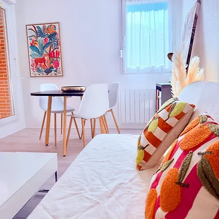 Essentiel T1 Bis , Parking Privé&piscine Proche Aéroport *