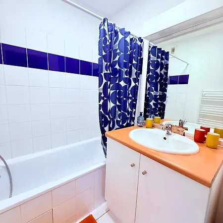 Essentiel T1 Bis , Parking Privé&piscine Proche Aéroport Appartamento *